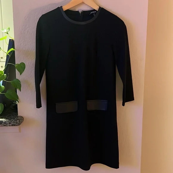 EXPRESS FAUX LEATHER TRIM SHIFT DRESS 🖤 D29 - Picture 4 of 6